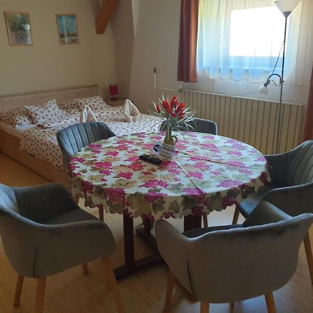 Vecsey Apartman Διαμέρισμα Έγκερ Εξωτερικό φωτογραφία